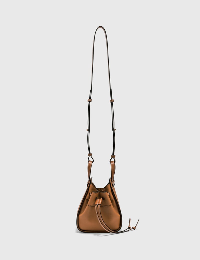LOEWE/ロエベ HAMMOCK SMALL BAG(ライトキャメル) Loewe - Compact Hammock Toffee Leather Bag | Mitchell Stores
