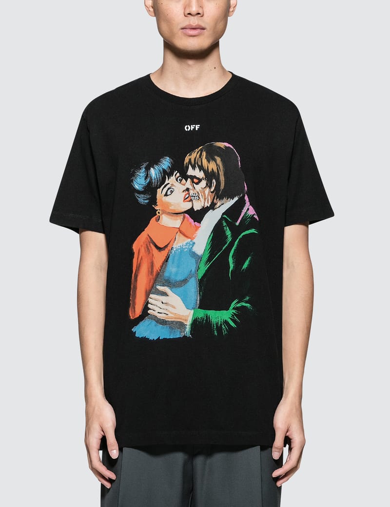 Off white kiss sales graphic tee