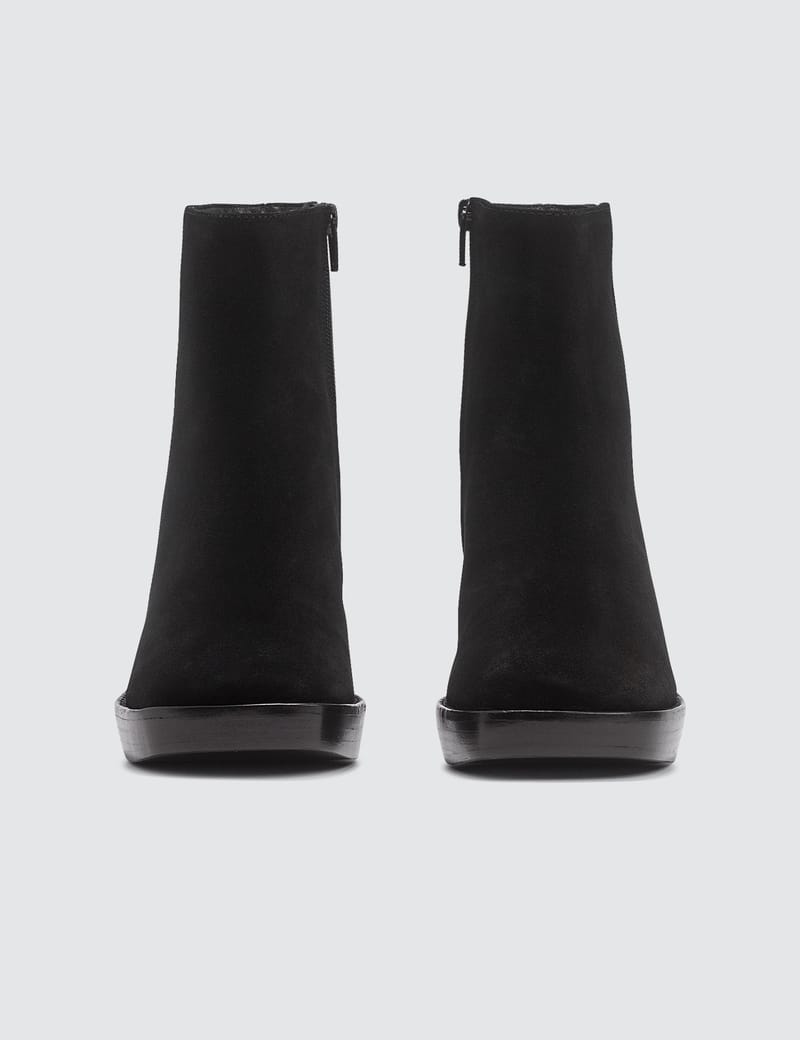 【BY FAR】Ellen スエード アンクルブーツ BY FAR - Ellen Black Suede Leather Boots | HBX - ハイプ