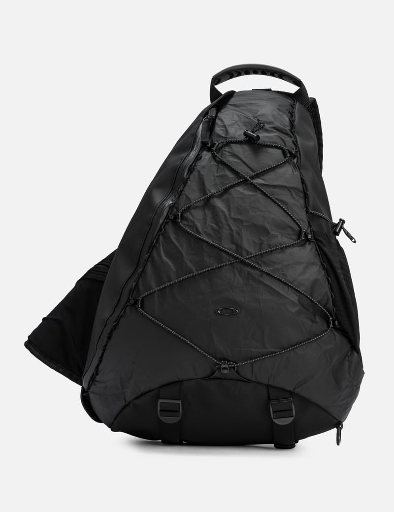 l*8様 BLACK OAKLEY LATITUDE SLING PACK BA Oakley Latitude Sling Pack - ラバー加工Cordura®とパラシュート生地