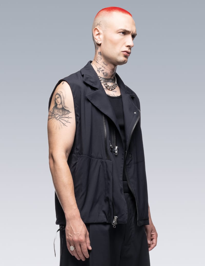 Nylon Stretch Rider Vest In Black