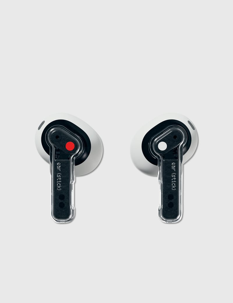 【美品】Nothing ear (1)　ブラック Nothing's 'Black Edition' brings a modern touch to its funky
