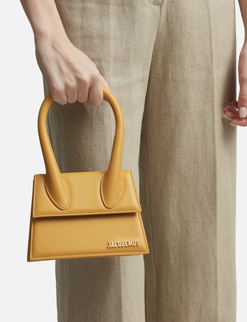 Jacquemus Le Chiquito Moyen Handbag HBX Globally Curated