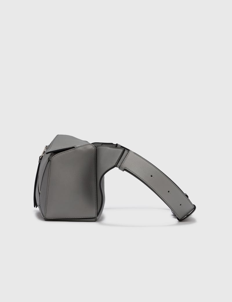 Small Puzzle bumbag in classic calfskin Black - LOEWE