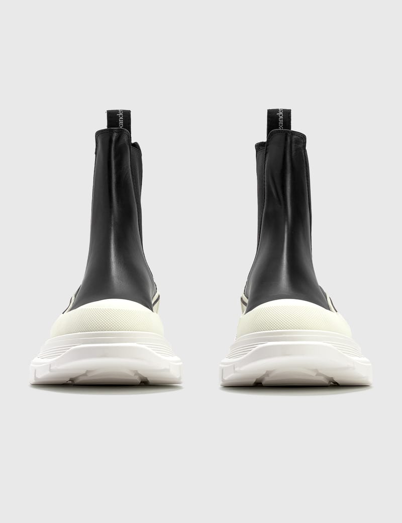 【関税&送料込】Alexander Mcqueen Tread Chelsea Boots In Smo Alexander McQueen Men's Tread Chelsea Boot in Black