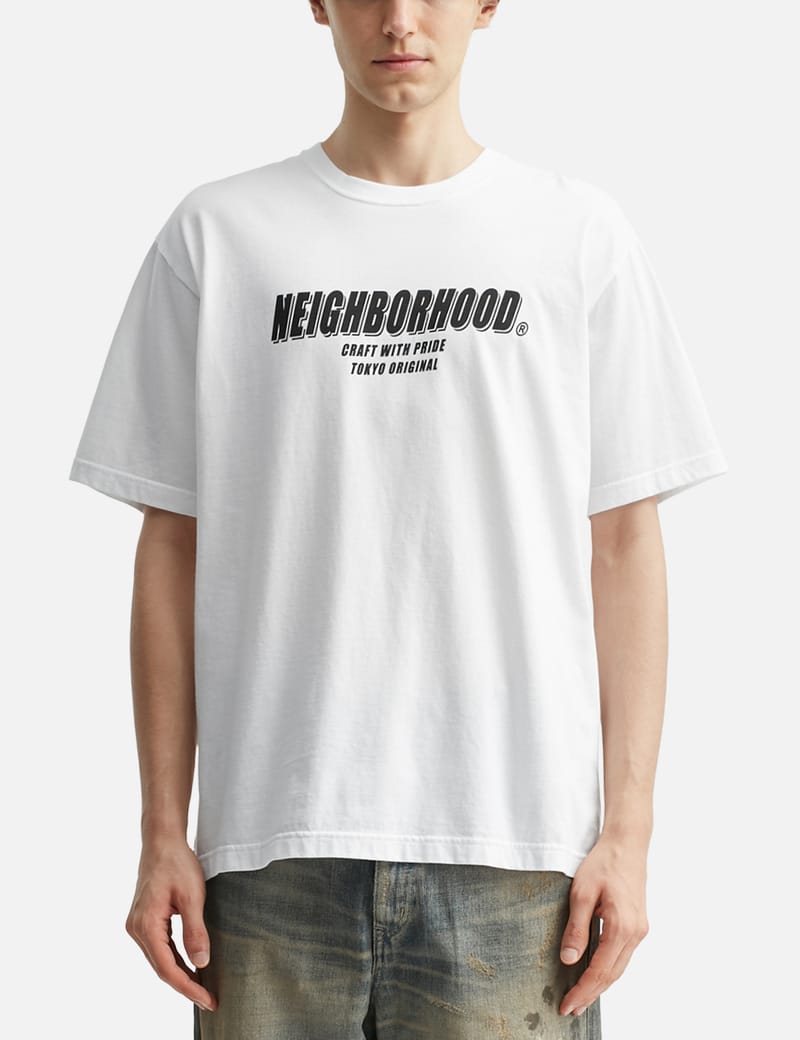 MONCLER★バットマン ロゴ Tシャツ ホワイト 半袖 トップス Moncler - BATMAN LOGO T-SHIRT | HBX - Globally Curated