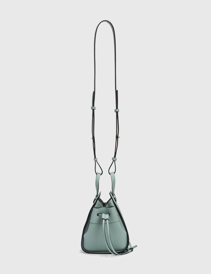 LOEWE ロエベ ハンモックミニ ドローストリングバッグ　美品 ロエベ - ミニ ハンモック ドローストリング バッグ | HBX
