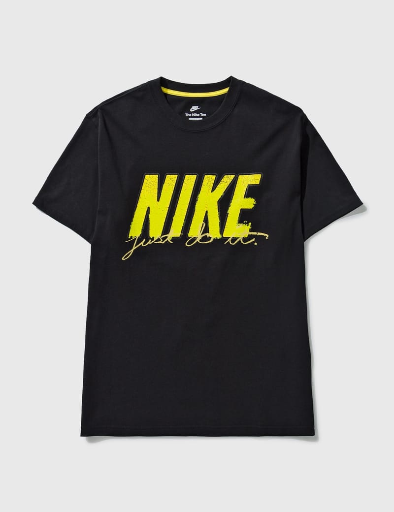 Black and yellow nike shirt discount