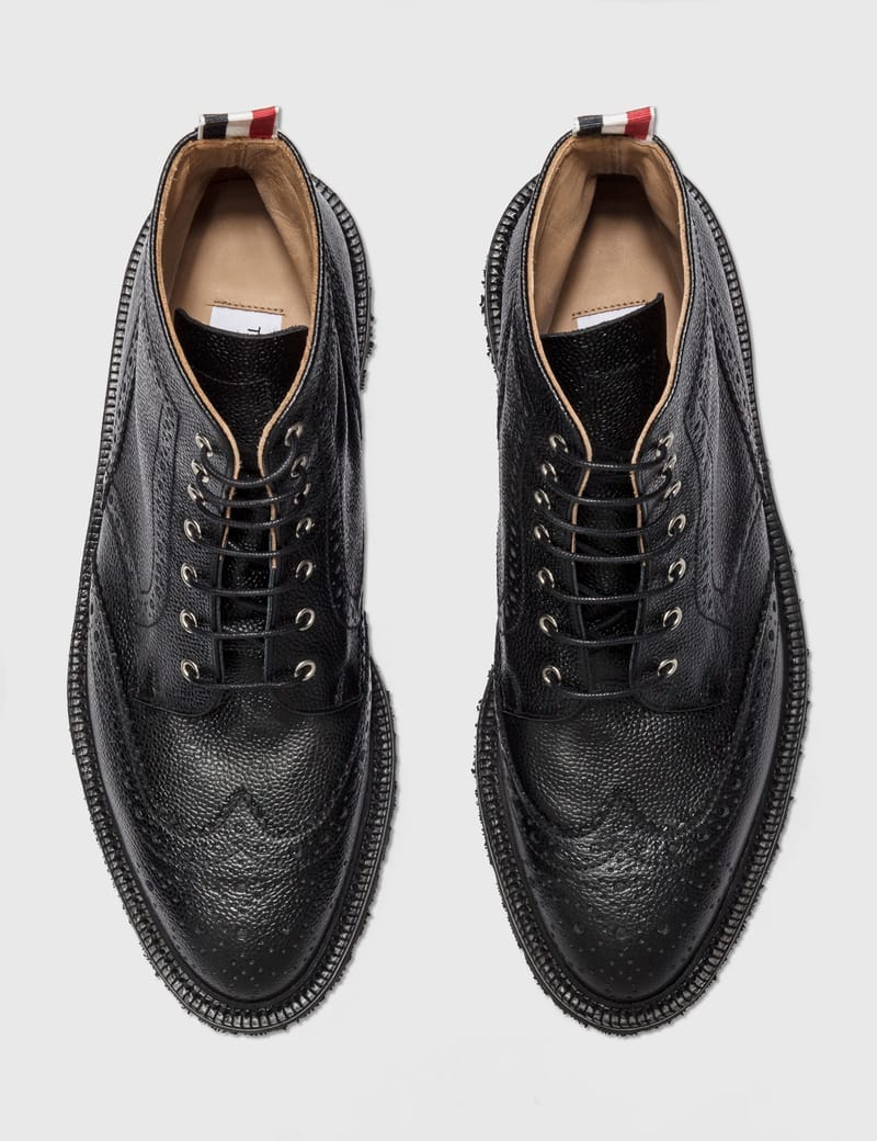 トム ブラウン - クラシック ウィングチップ ブーツ | HBX