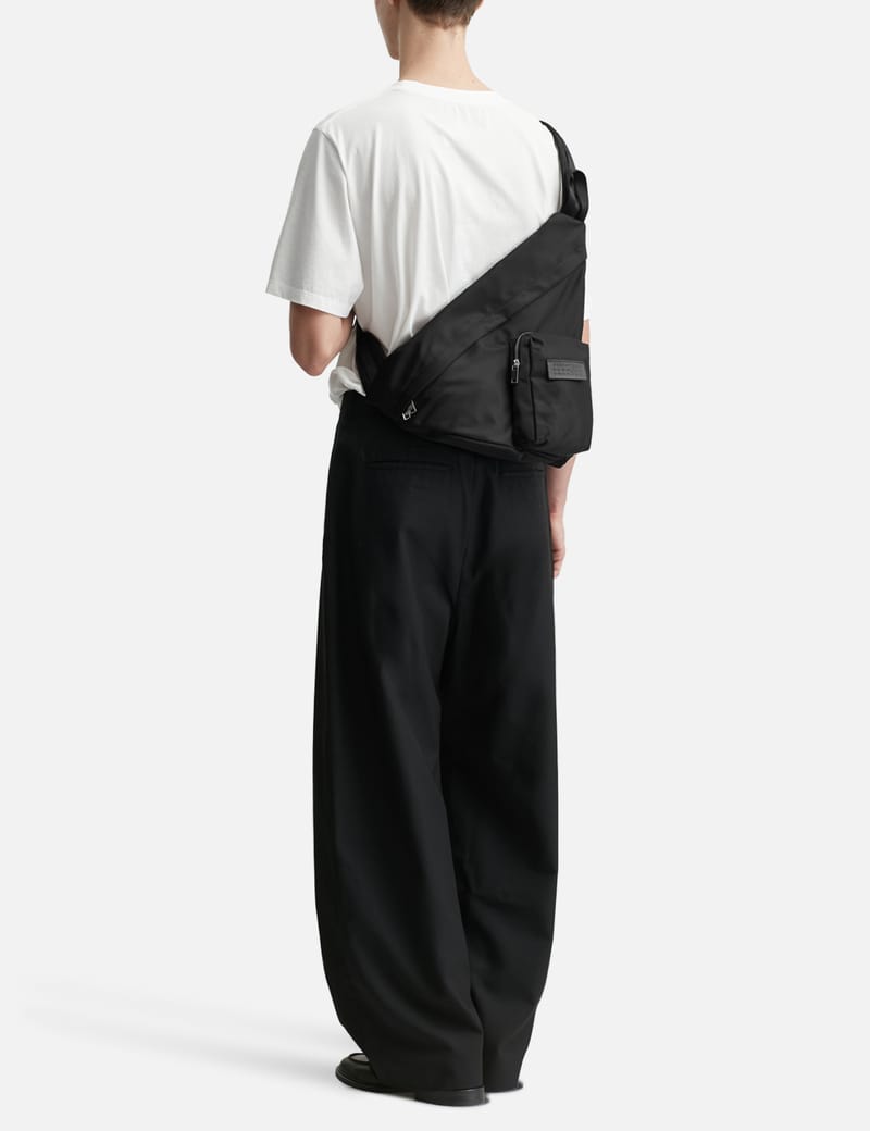 MM6 Maison Margiela Numeric Sling Backpack - 三角形フォルムの