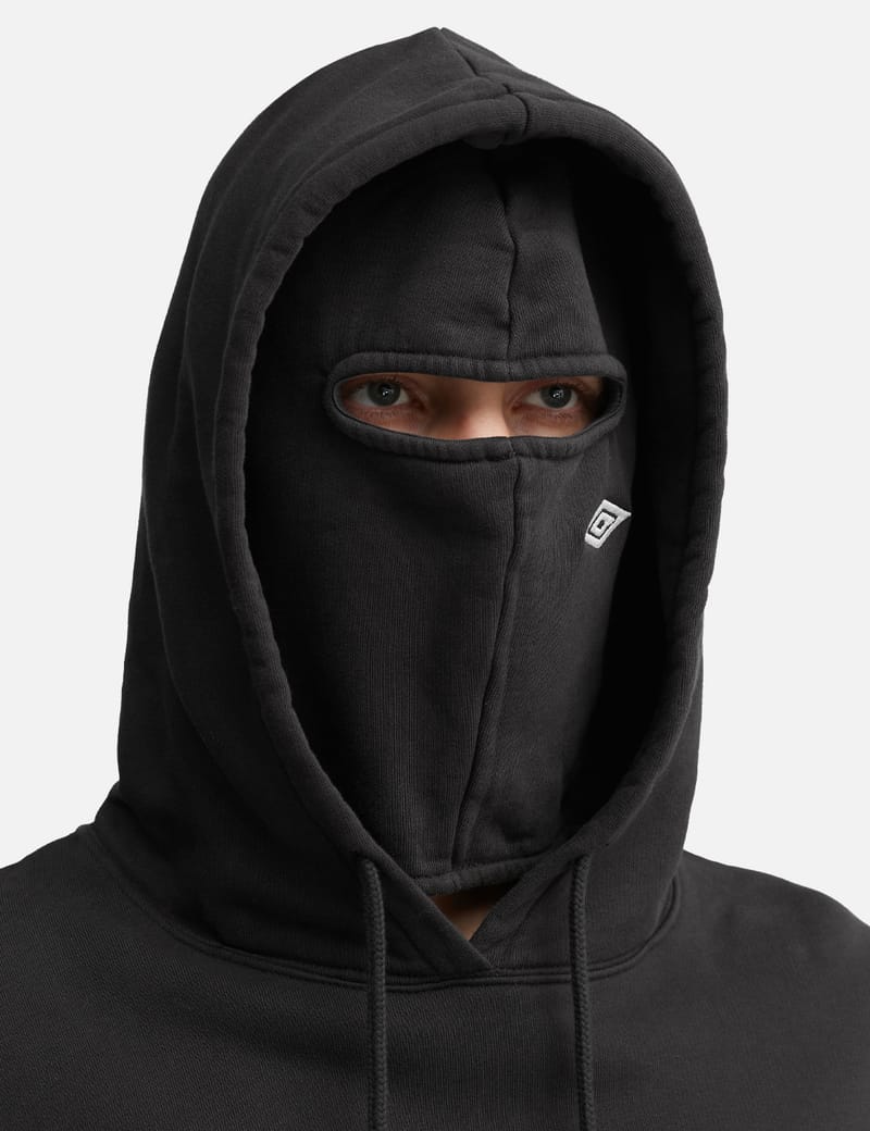 【関税込み】Umbro ブラック OG Logo Mask フーディ Umbro: Black OG Logo Mask Hoodie | SSENSE
