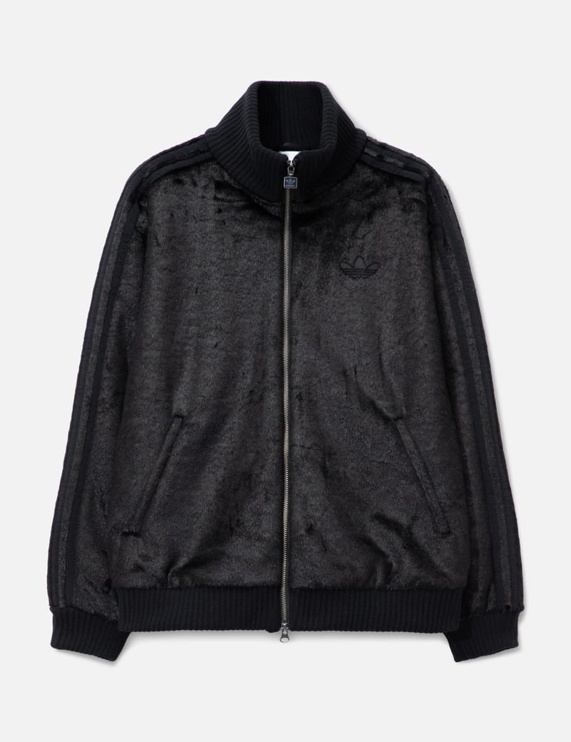 ヴェルディ x ブラックピンクのポップアップがニューヨークにて開催