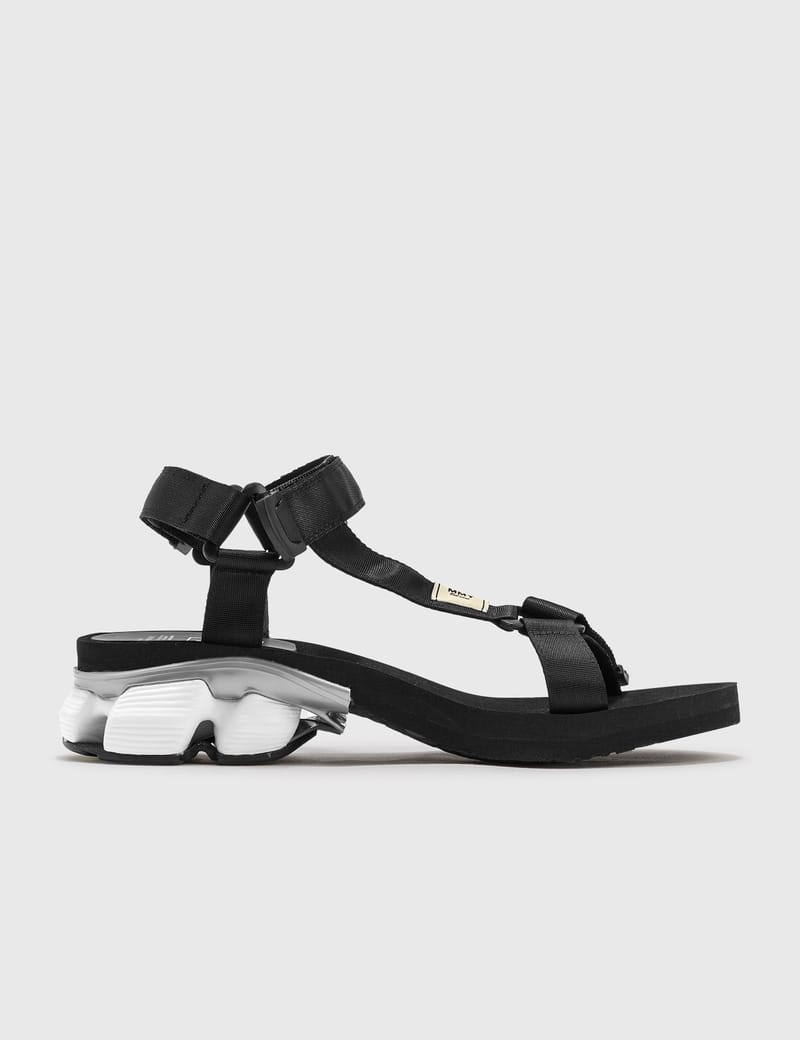 maison-mihara-yasuhiro-black-