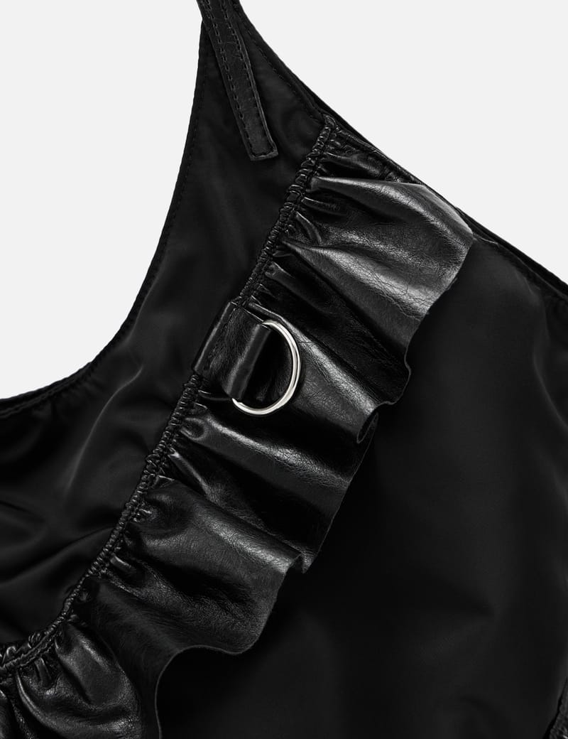 DEINET - Deinet Frill Big Bag In Black | HBX - Globally DEINET - Deinet Frill Big Bag In Black | HBX - Globally