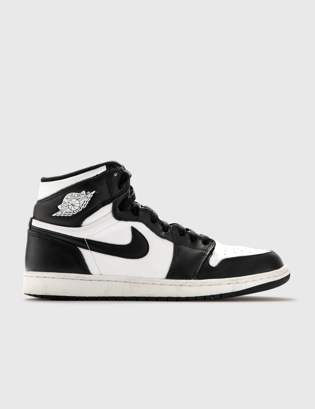 jordan 1 og black and white