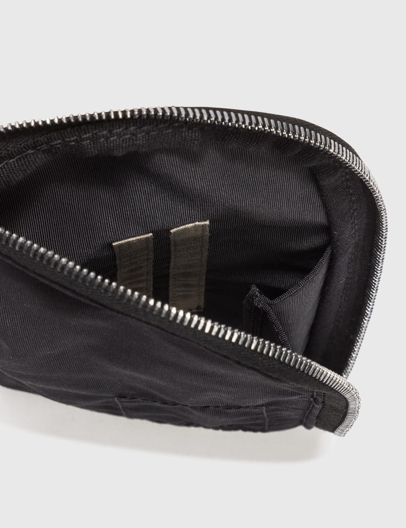 phone-holder-in-black-black-
