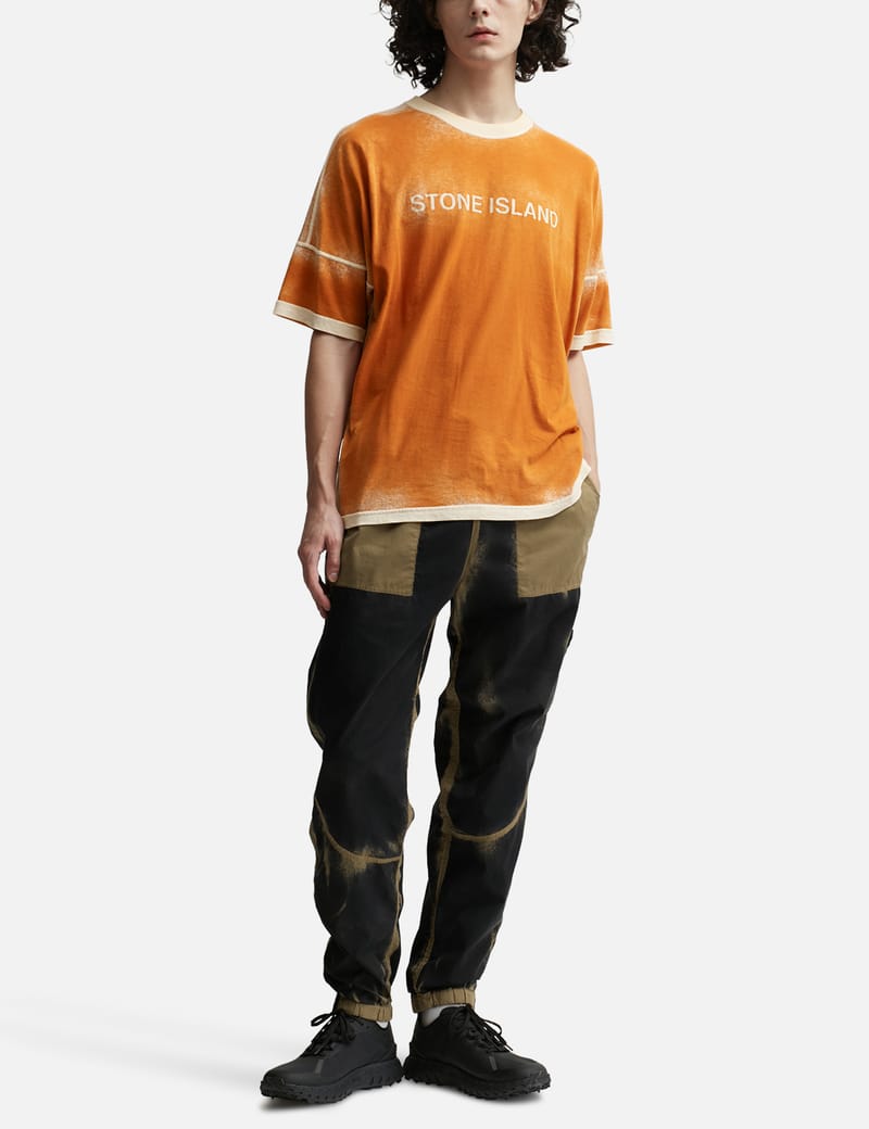 【STONE 】スプレー ペイント T-シャツ 送関込み ストーンアイランド - スプレー ペイント Tシャツ | HBX