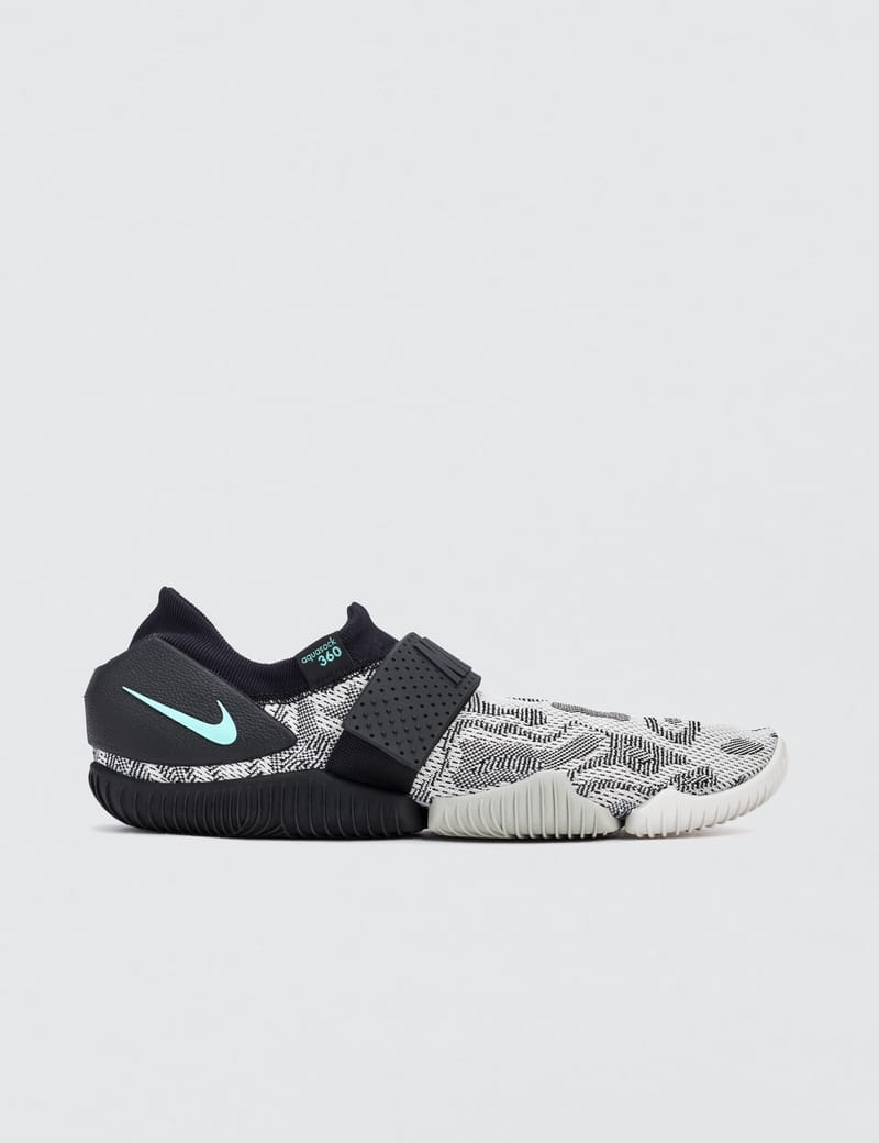 Nike aqua sock hot sale 360 men