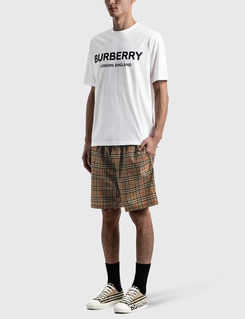 Burberry - Vintage Check Shorts | HBX - HYPEBEAST 為您搜羅