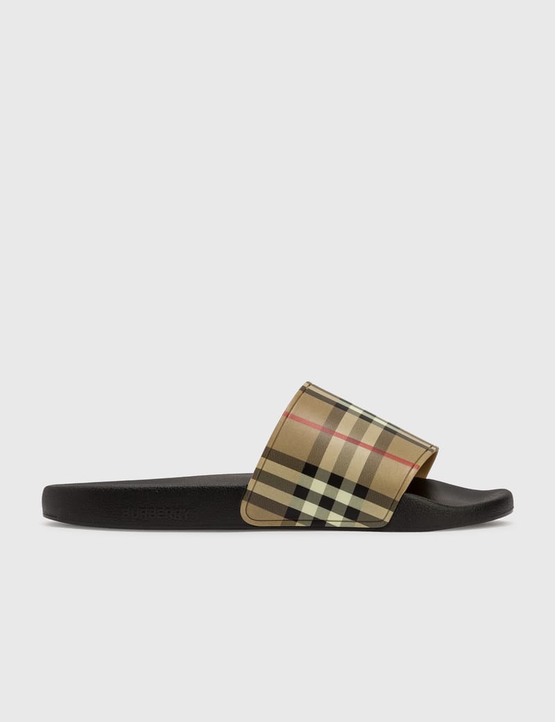 BURBERRY ビンテージチェックパターンスリッポンスライド Burberry Vintage Check Slides | Hypebeast