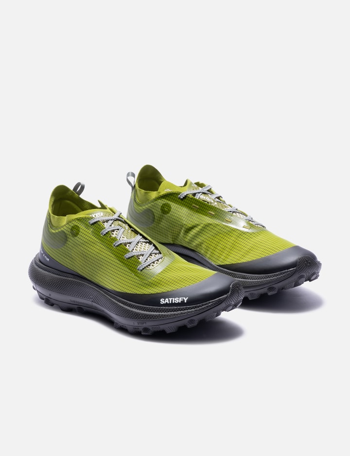 SATISFY The Rocker™ - 비대칭 레이스업과 Vibram 아웃솔의 고성능 러닝화 | HBX