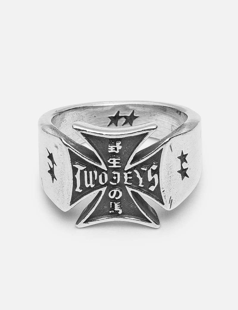 TwoJeys Axis Ring - Polished 925 silver ring with oxidized cross