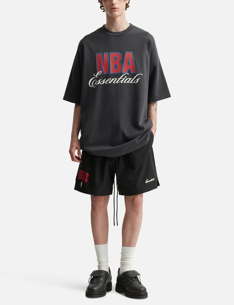 Fear of God Essentials Bulls Classic Short - ブラック、リラックス