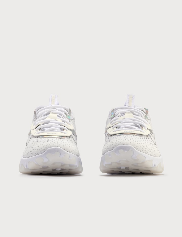 nsw react vision ess sneaker in black & white nike