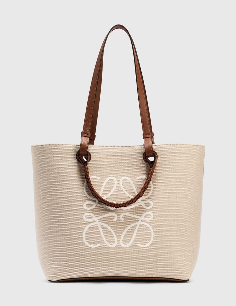 ☆韓国の人気☆【LOEWE】☆ANAGRAM TOTE BA.G☆正規品☆ LOEWE Vintage black anagram logo soft leather square tote