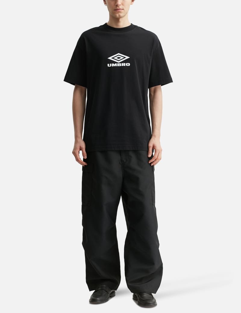 【関税込み】Umbro ブラック Basic Tシャツ BASICKS 【23SS】x UMBRO Uniform T-Shirts | A WORD.ONLINE SHOP