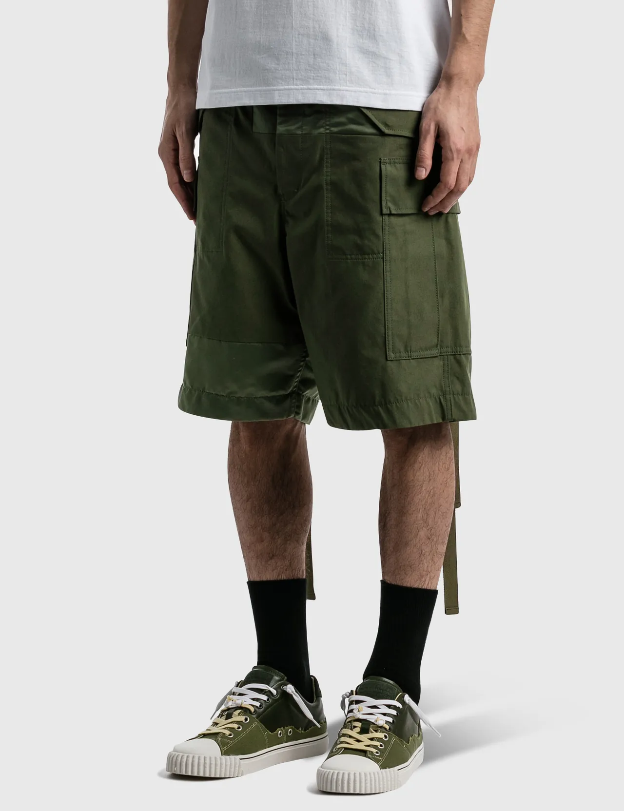 Sacai - Cotton Nylon Oxford Shorts | HBX - ハイプビースト