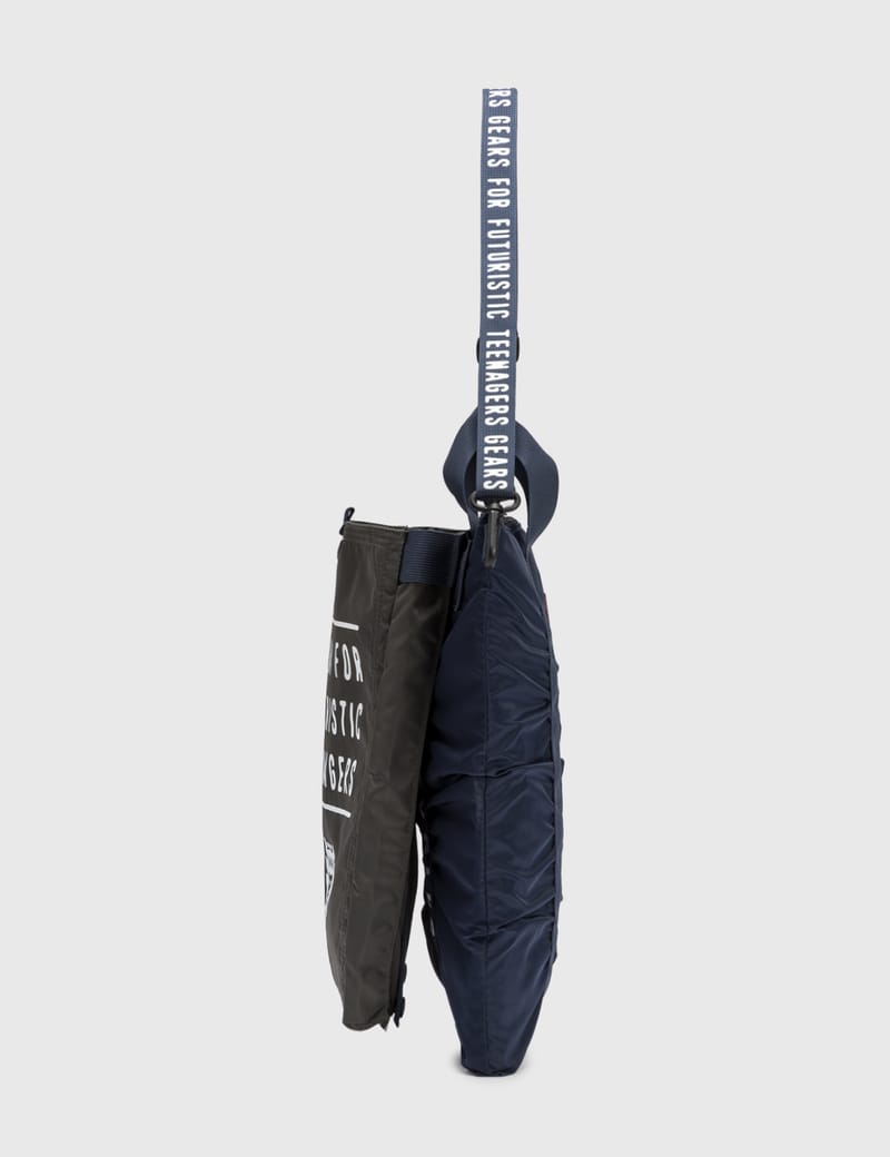 HUMAN MADE ヘルメットバッグ　ネイビー Human Made - HELMET BAG | HBX - HYPEBEAST 為您搜羅全球潮流