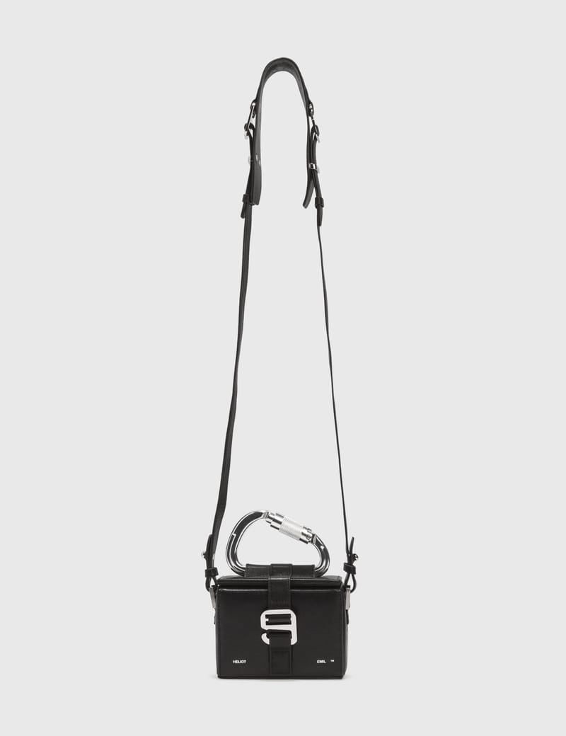 HELIOT EMIL ボディーバッグ ショルダーバッグ HELIOT EMIL パデッド ショルダーバッグ | ブラック | FARFETCH JP