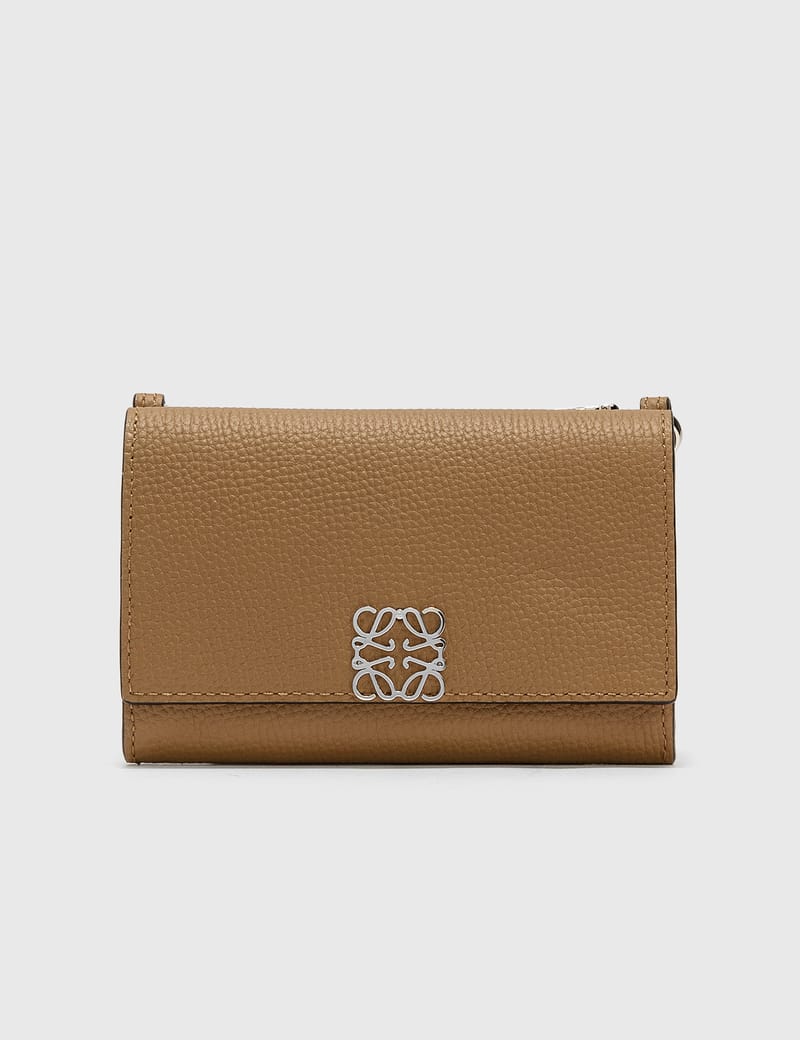 Loewe anagram online wallet