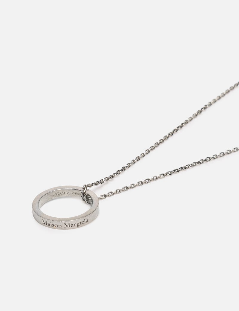 Maison Margiela■ユニセックス ロゴリングネックレス Palladium メゾン マルジェラ - ロゴ リング ネックレス | HBX - ハイプ