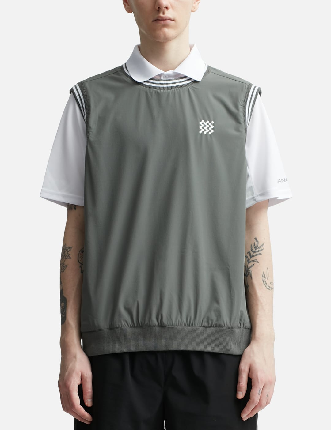 MANORS GOLF - COURSE CREWNECK VEST | HBX - Globally Curated 