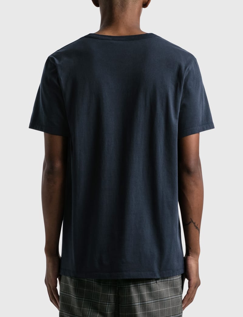 ★関税込★Maison Kitsune★Profile Fox Patch Pocket T-Shirt★ Maison Kitsuné Profile Fox Patch Pocket T-Shirt Black | END