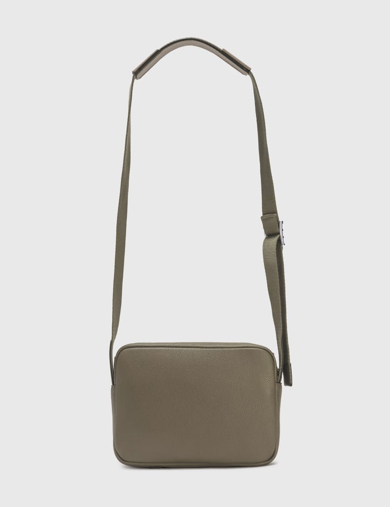 LOEWE（ロエベ）の「メッセンジャーバッグ スモール（キャンバス