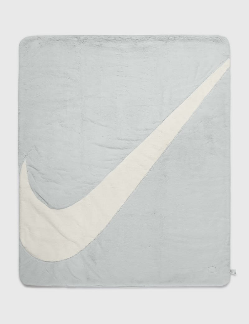 Plush faux fur blanket nike hot sale