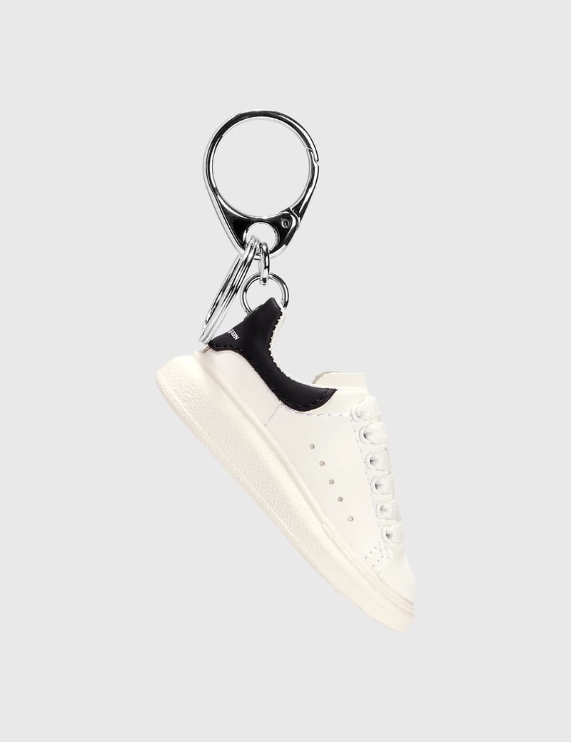 ALEXANDER McQUEEN キーチェーン Alexander McQueen - Sneaker Keychain | HBX - Globally