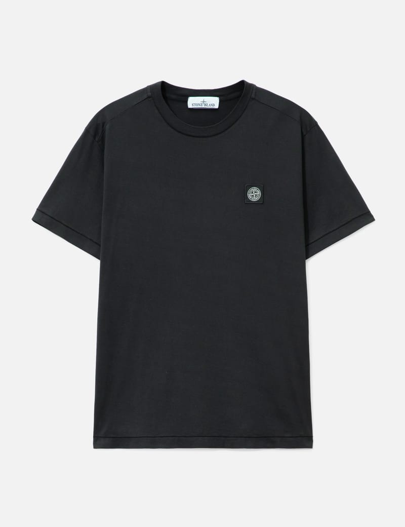 ステューシーがポーティスヘッドとのコラボTシャツをリリース