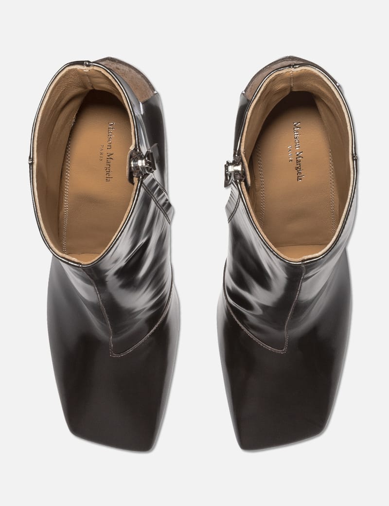 Maison Margiela - 4ステッチ デコルティケブーツ | HBX