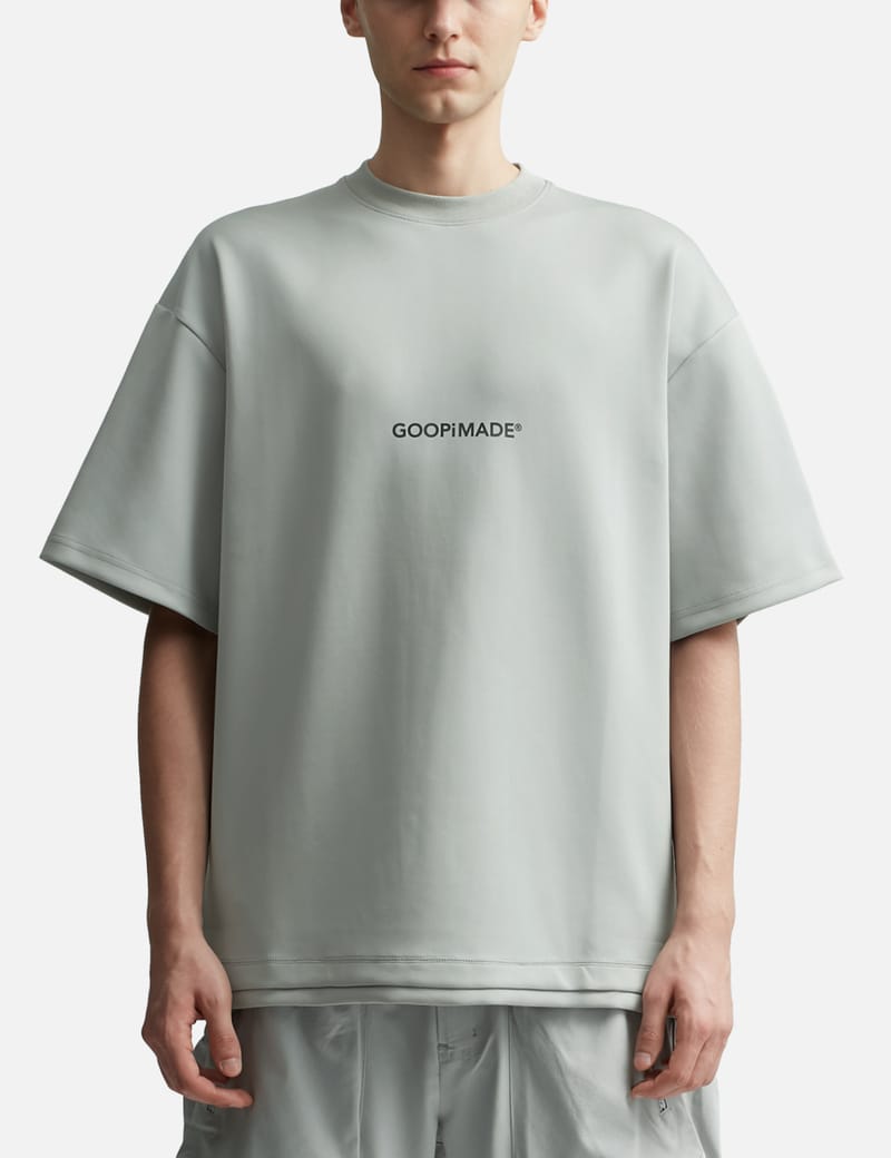 GOOPiMADE Tシャツ GOOPiMADE - “DE-05” Oversized Logo T-shirt | HBX - HYPEBEAST
