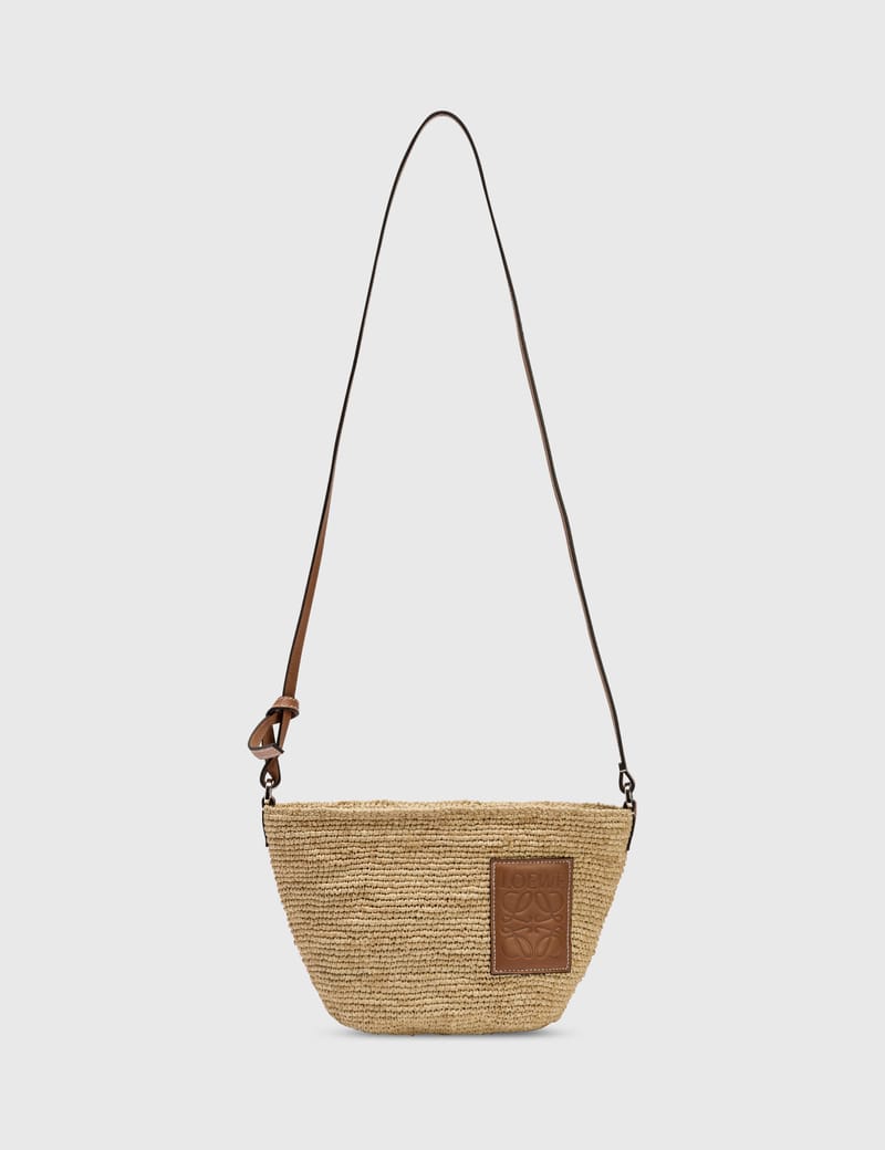 Loewe pochette raffia 2025 bag natural