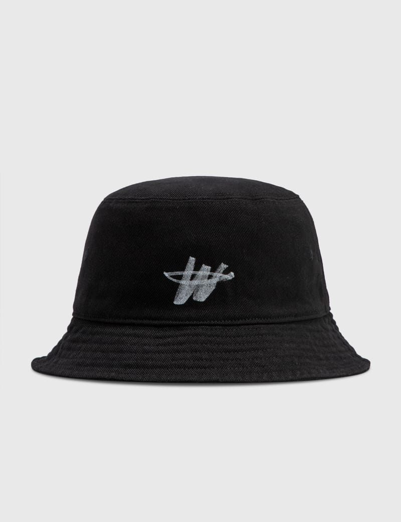 We11done - Logo Stamp Bucket Hat | HBX - HYPEBEAST 為您搜羅全球