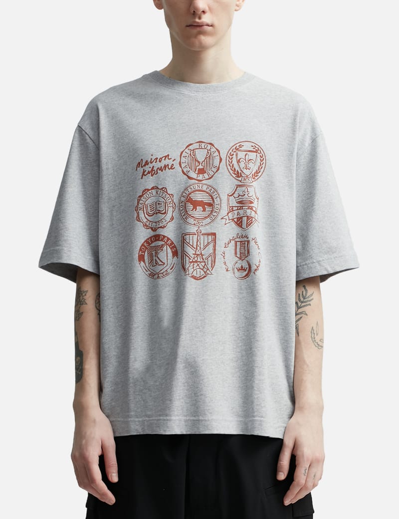 【MAISON KITSUNE】アイビー リーグ オーバーサイズ Tシャツ メゾンキツネ - アイビー リーグ オーバーサイズ Tシャツ | HBX
