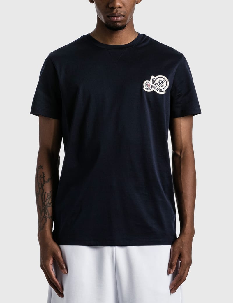 【MONCLER】ダブルロゴパッチTシャツ Moncler - ダブル ロゴ パッチ Tシャツ | HBX - ハイプビースト