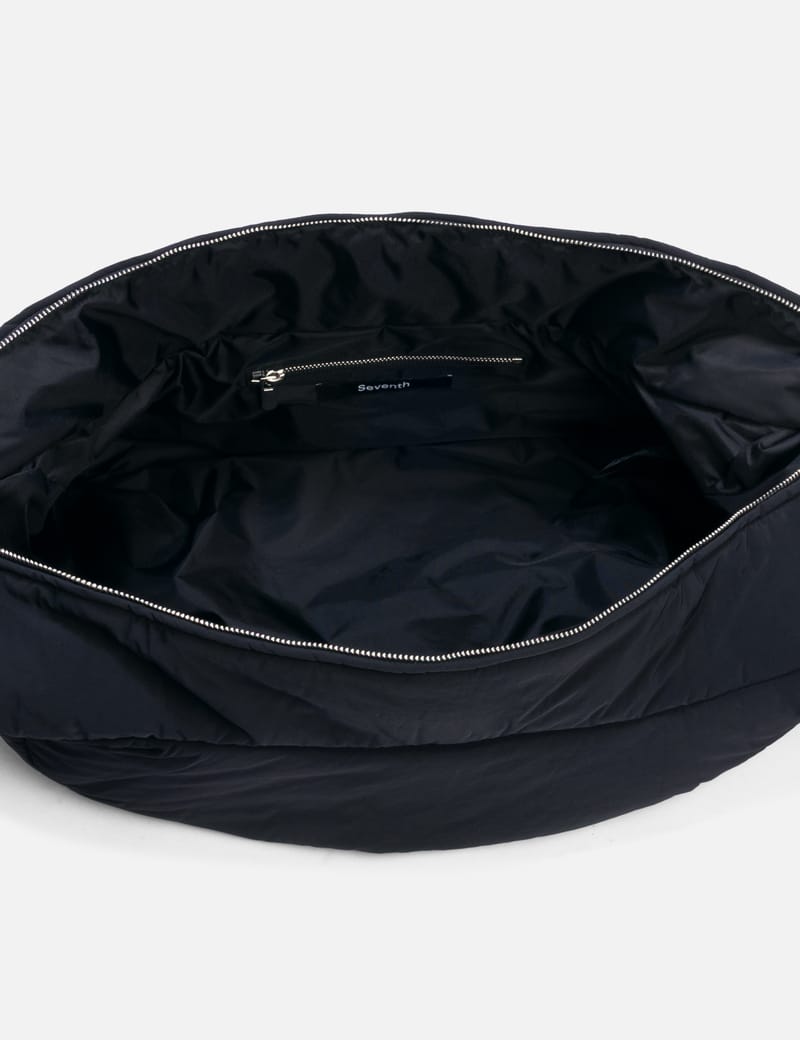 ヤーさん専用　　その他の方は不可＜Seventh＞ LUNAR サック Seventh Lunar Sac - 軽量ナイロンのスリングバッグ、ノートPC収納可 | HBX