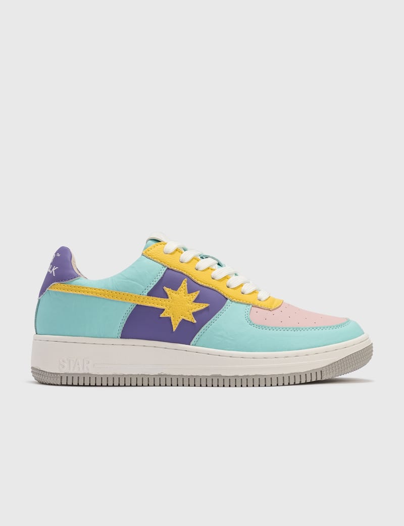 Star store walk sneakers