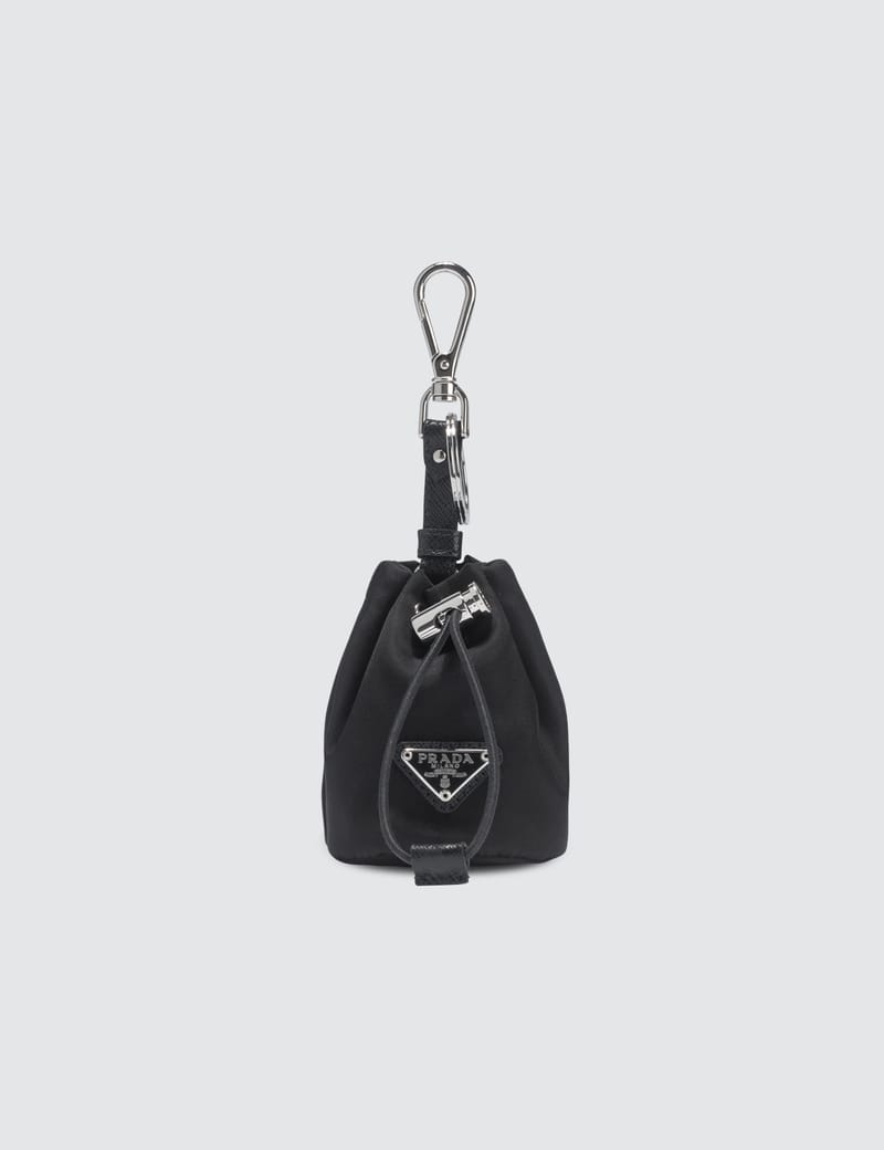 PRADA ブラックナイロン キーホルダー PRADA ナイロン キーホルダー ブラック - メルカリ